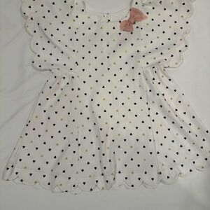 VAlentine’s Day ❤️❤️Isaac Mizrahi White Garment with Heart Accents